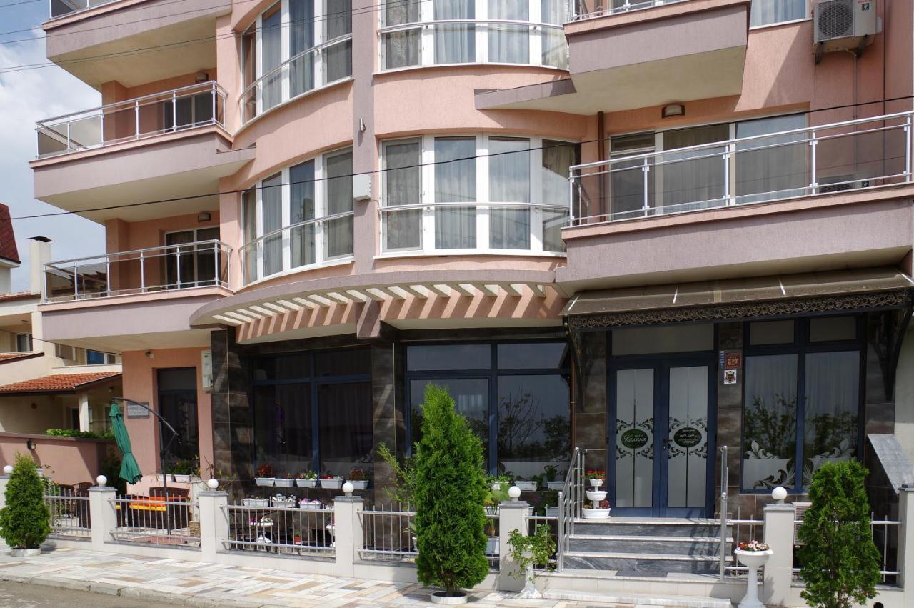 Kalina Family Hotel Burgas Stad Buitenkant foto